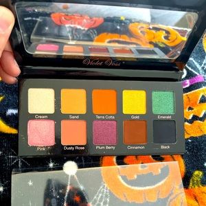 Violet Ross essentials pro palette
